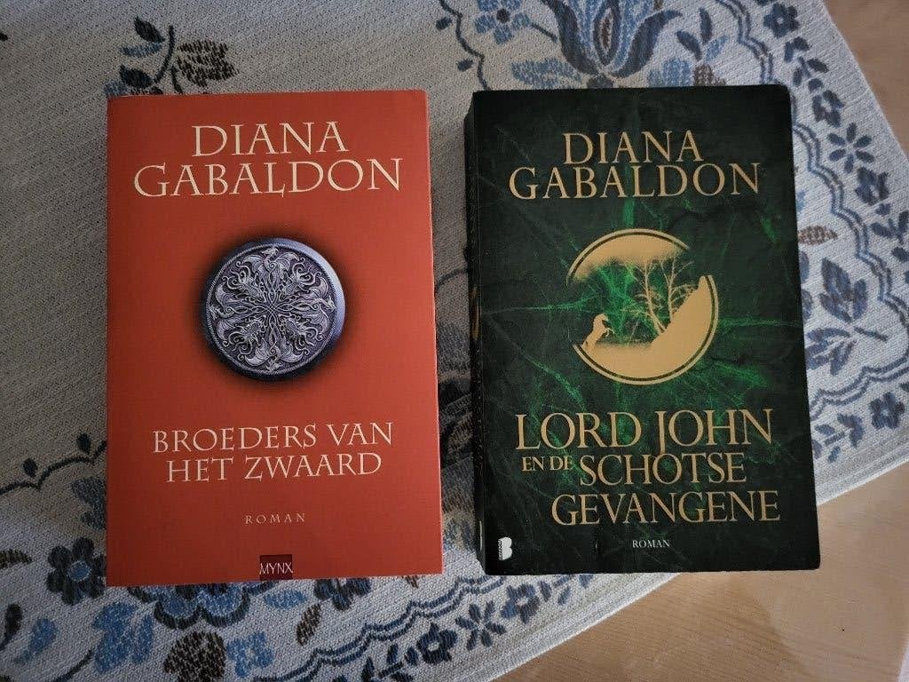De Reiziger serie; Lord John deel 3 en 4 - Diana Gabaldon, Boeken, Ophalen of Verzenden, Gelezen