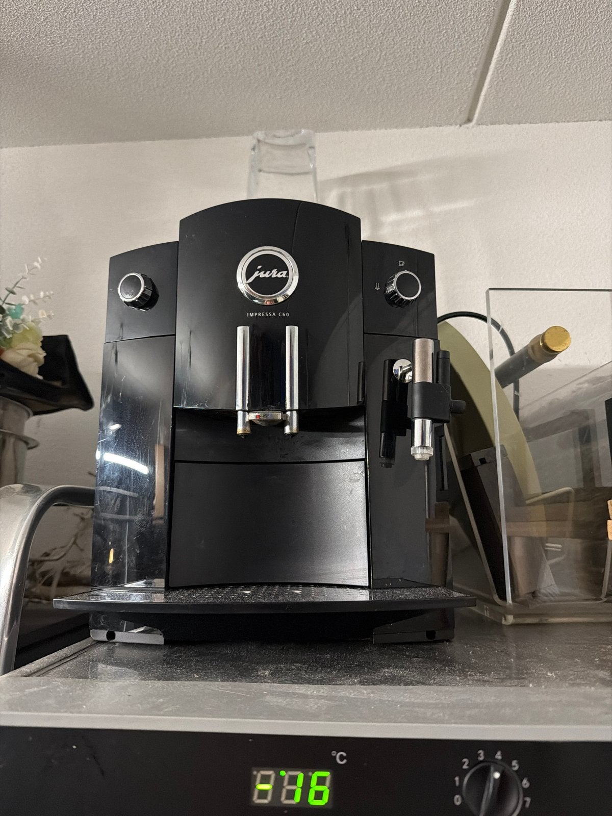 Jura Impressa C60 Koffiemachine - Zo goed als nieuw, Witgoed en Apparatuur, Ophalen, Afneembaar waterreservoir, Koffiemachine