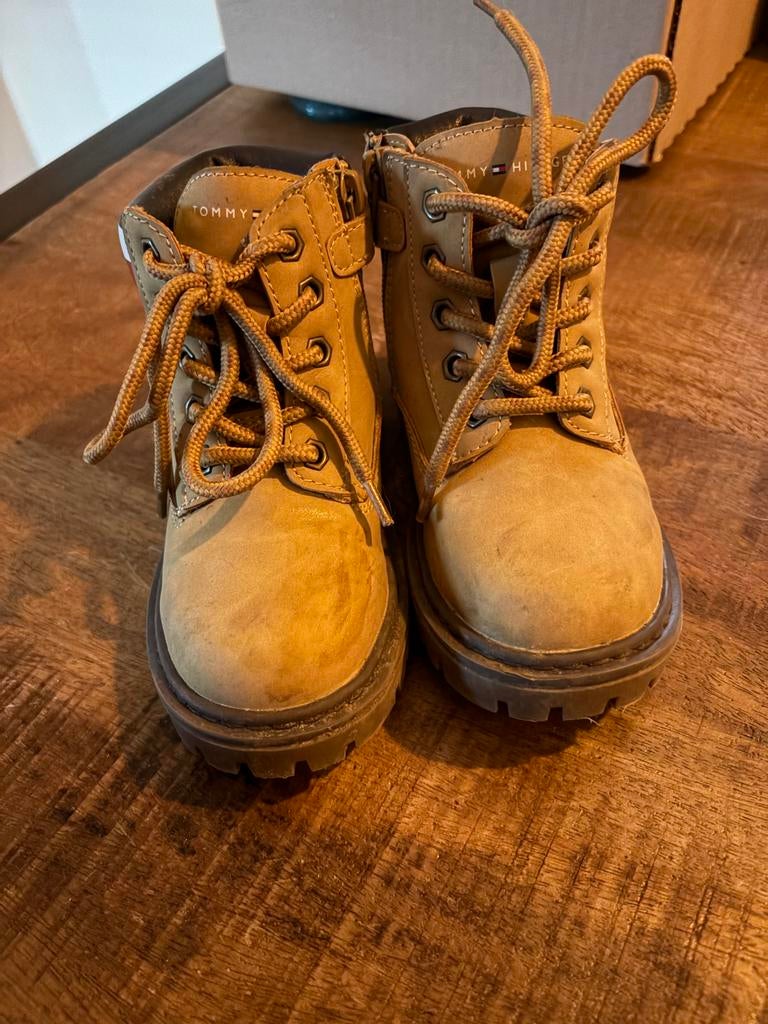 Tommy Hilfiger schoenen, Ophalen of Verzenden, Zo goed als nieuw, Jongen of Meisje, Schoenen