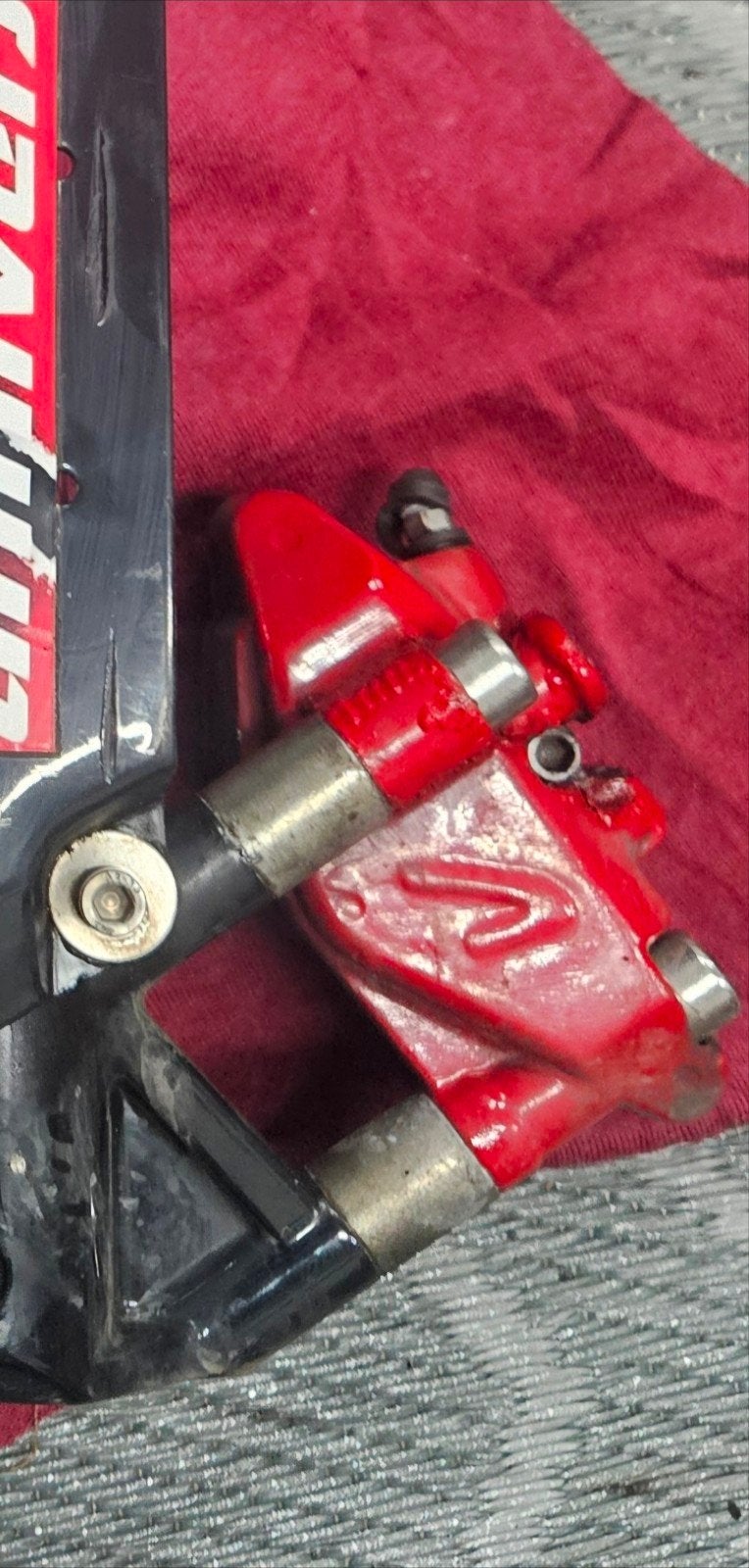 Derbi DRD Remklauw - Rood, Fietsen en Brommers, Brommeronderdelen | Algemeen, Gebruikt, Overige typen, Ophalen of Verzenden