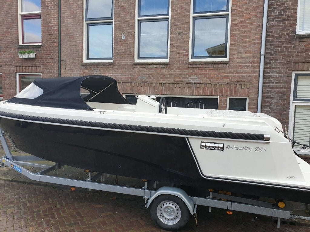 Sloep 4-Family 690 - SET (trailer met boot), Watersport en Boten, Tender, Rondzit, Ophalen of Verzenden, Zo goed als nieuw