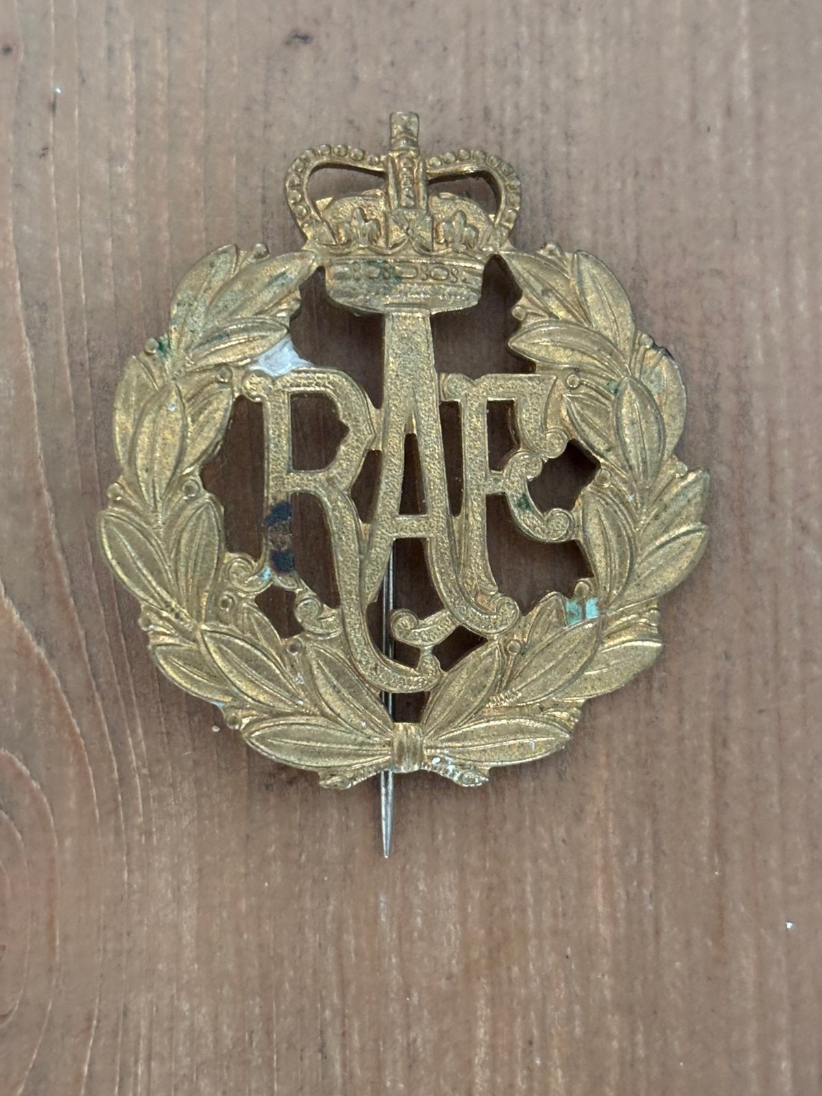RAF Cap Badge Embleem Pin Speld – Royal Air Force (na 1952), Verzamelen, Militaria | Tweede Wereldoorlog, Ophalen of Verzenden