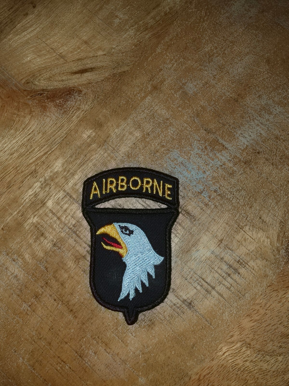 Opstrijk Embleem 101st Airborne Division, Verzamelen, Ophalen of Verzenden, Landmacht, Amerika, Embleem of Badge