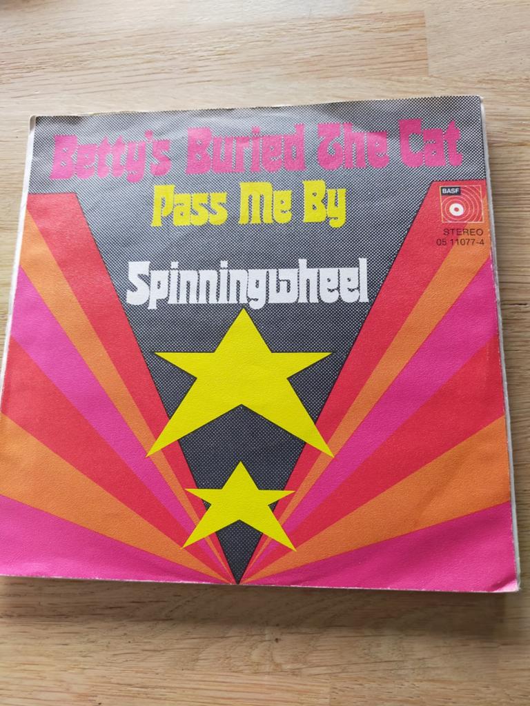 Spinningwheel  ,  betty's buried the cat, Cd's en Dvd's, Vinyl Singles, Ophalen of Verzenden, Zo goed als nieuw, Pop