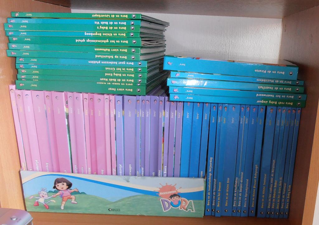 Dora boeken, Ophalen of Verzenden, Zo goed als nieuw, Fictie algemeen