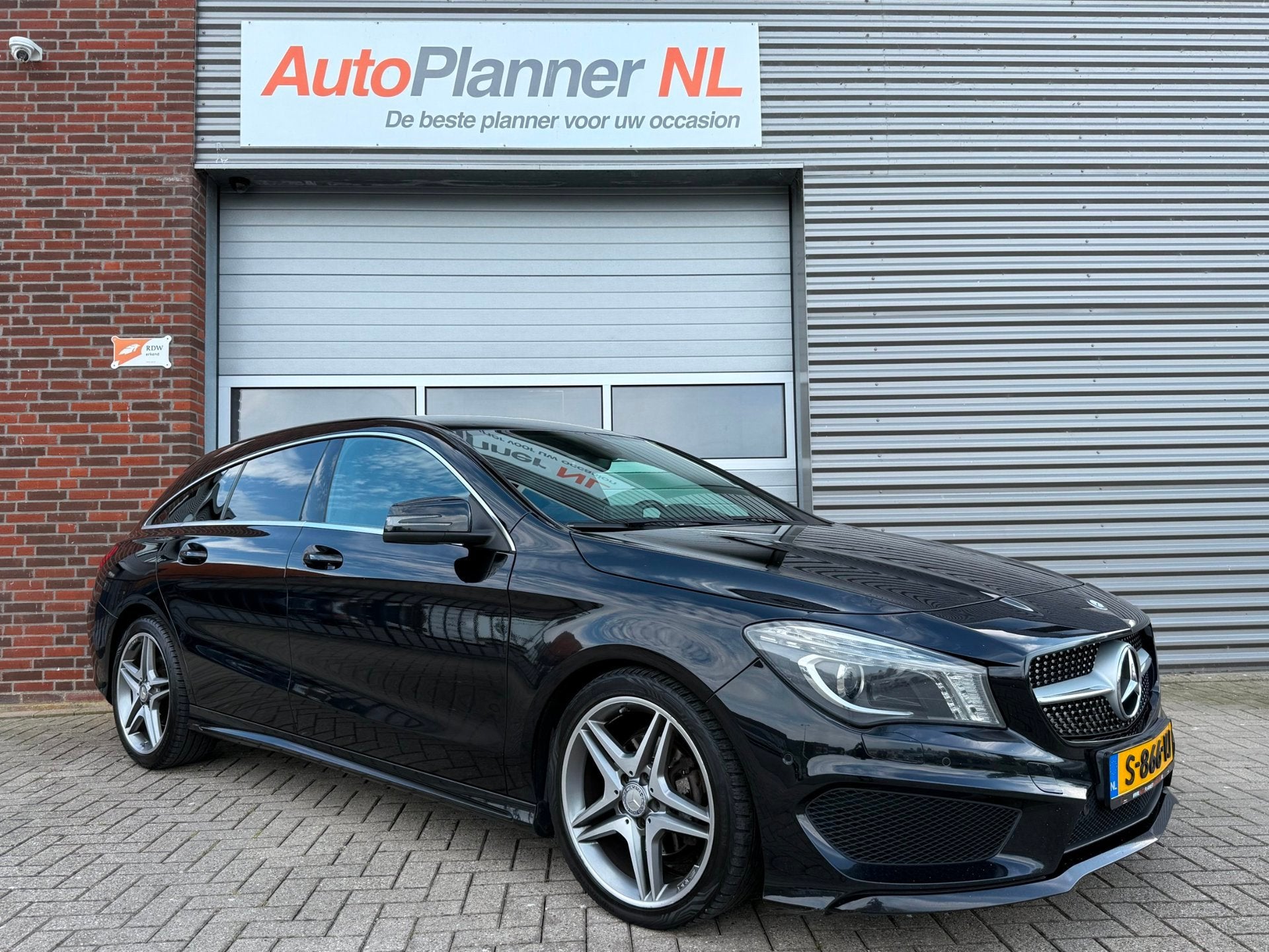 Mercedes-Benz CLA-klasse Shooting Brake 200 AMG Line! Xenon!, Gebruikt, 4 cilinders, Zwart, 155 pk