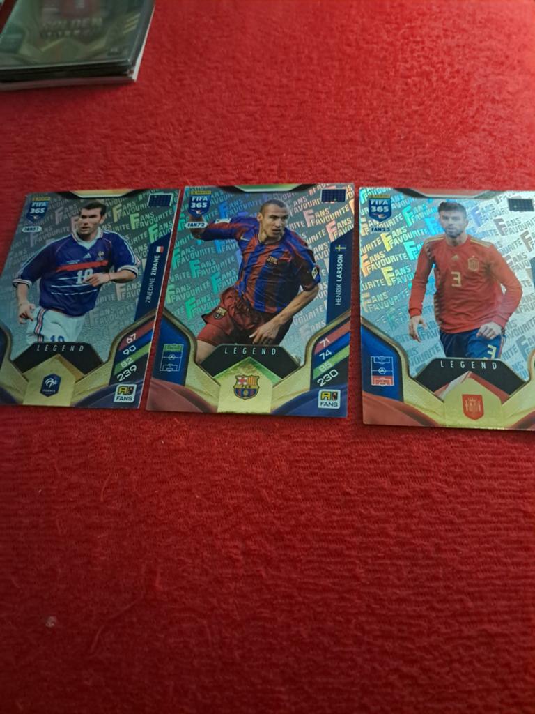 3 voetbalkaarten PANINI FIFA 365 2026. Legend kaarten., Hobby en Vrije tijd, Stickers en Plaatjes, Ophalen of Verzenden, Zo goed als nieuw
