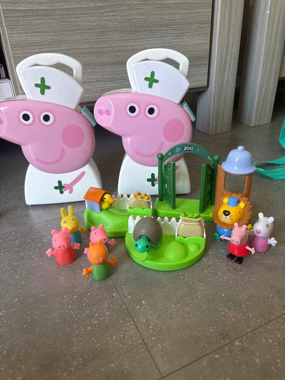 Peppa Pig Doktersetjes, Dierentuin & Vingerpoppetjes, Ophalen, Gebruikt, Jongen of Meisje