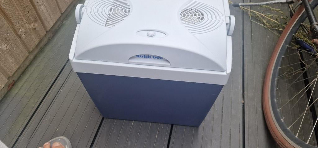 Mobicool koelbox 12 volt 220 volt, Caravans en Kamperen, Ophalen of Verzenden, Zo goed als nieuw, Elektrisch