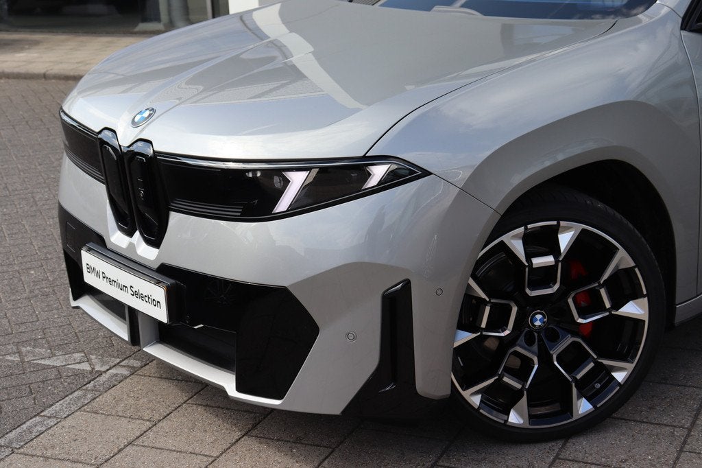 BMW iX3 50 xDrive M Sport / Trekhaak / Panoramadak / M Sport, Auto's, BMW, Gebruikt, Zwart, 2260 kg, Stoelverwarming