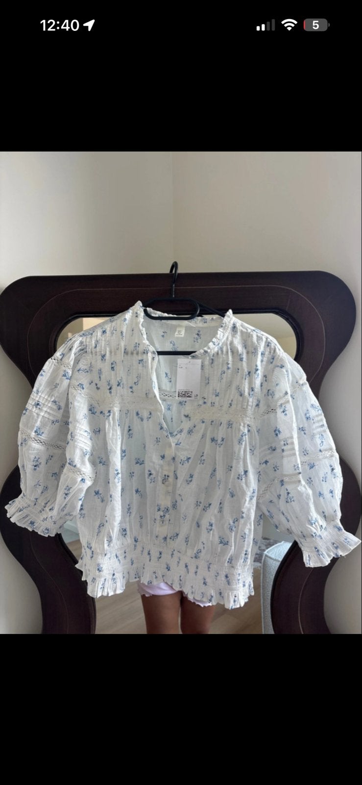 H&M Witte Blouse met Blauwe Bloemenprint - Maat L, Wit, Maat 42/44 (L), Nieuw, Ophalen of Verzenden