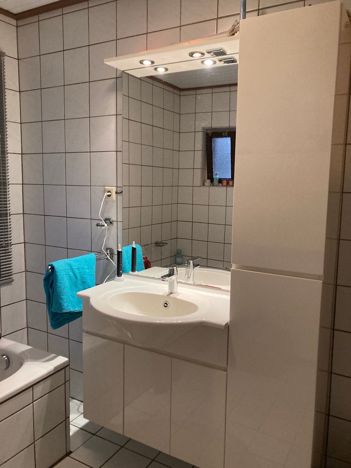 Badkamer meubel compleet hoogglans wit, (Half)hoge kast, Gebruikt, Minder dan 100 cm, 25 tot 50 cm