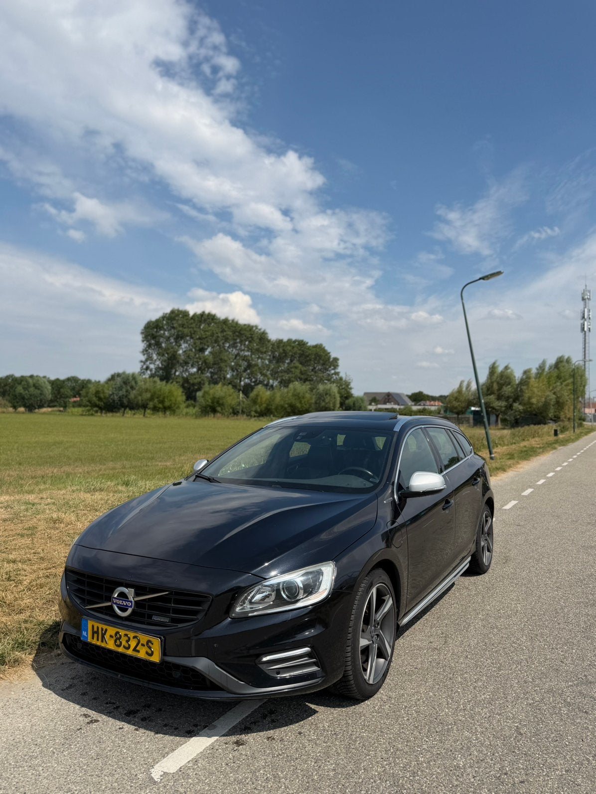Volvo V60 D6 288pk R DESIGN VOL OPTIES, Auto's, Volvo, 1849 kg, 1800 kg, Zwart, Plug-in hybride