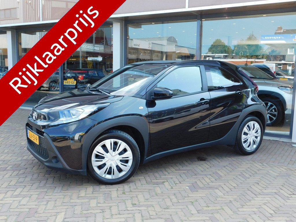 Toyota Aygo X 1.0 VVT-i MT Play (bj 2024), Auto's, 12 maanden, Stof, Gebruikt, Euro 6