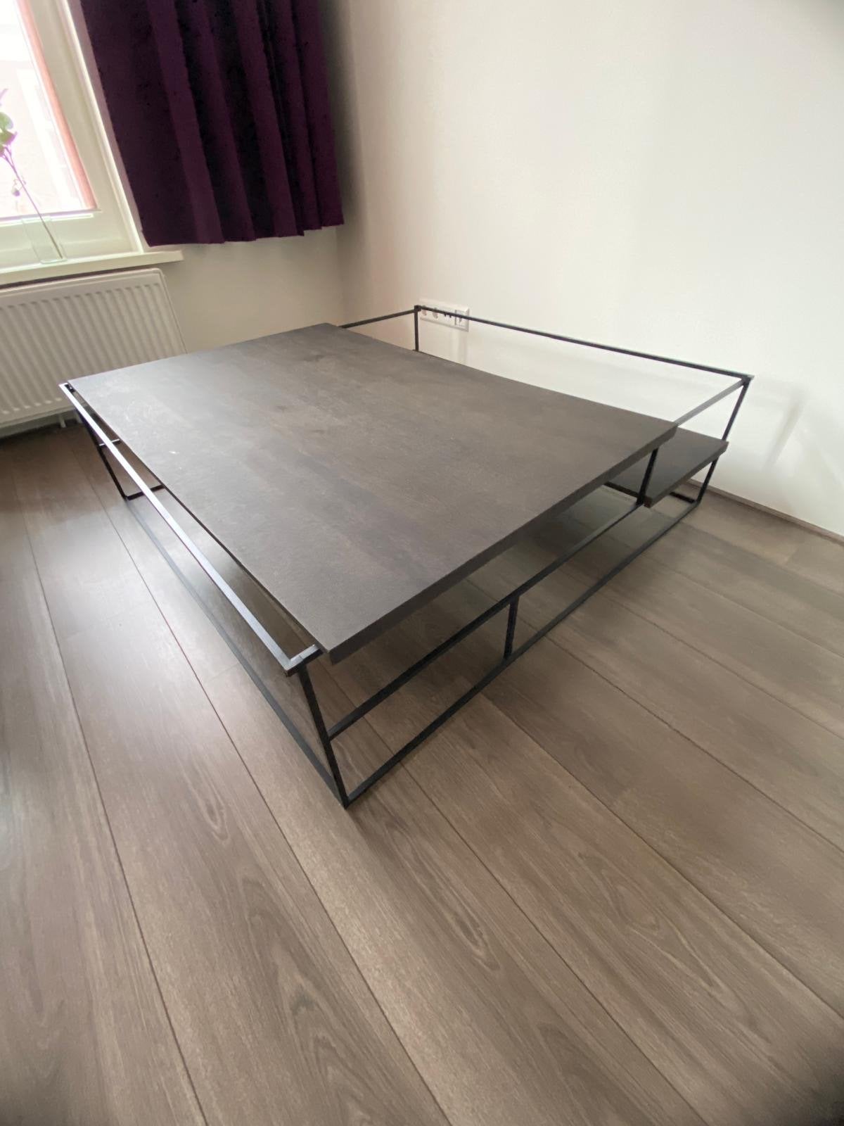 Moderne salontafel met metalen frame en houten blad, Ophalen, Gebruikt, 100 tot 150 cm, Metaal