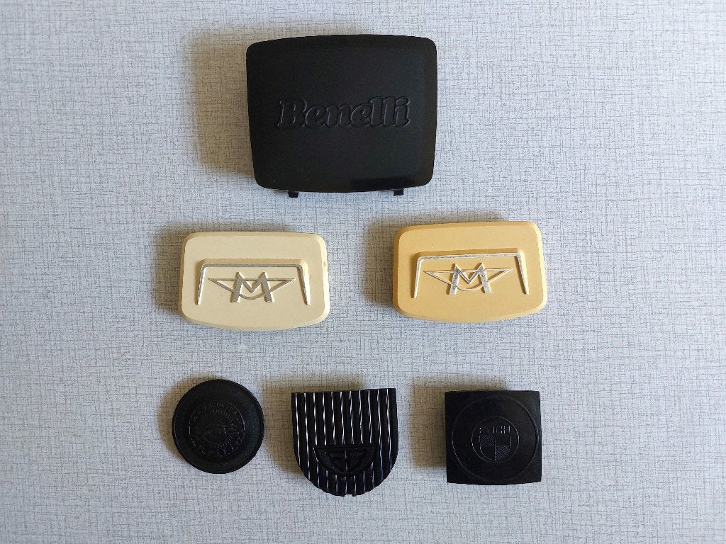 Diverse Afdekplaatjes KM tellers Puch Benelli FB Aprilia MB, Ophalen of Verzenden, Zo goed als nieuw, Koplamp, Overige merken