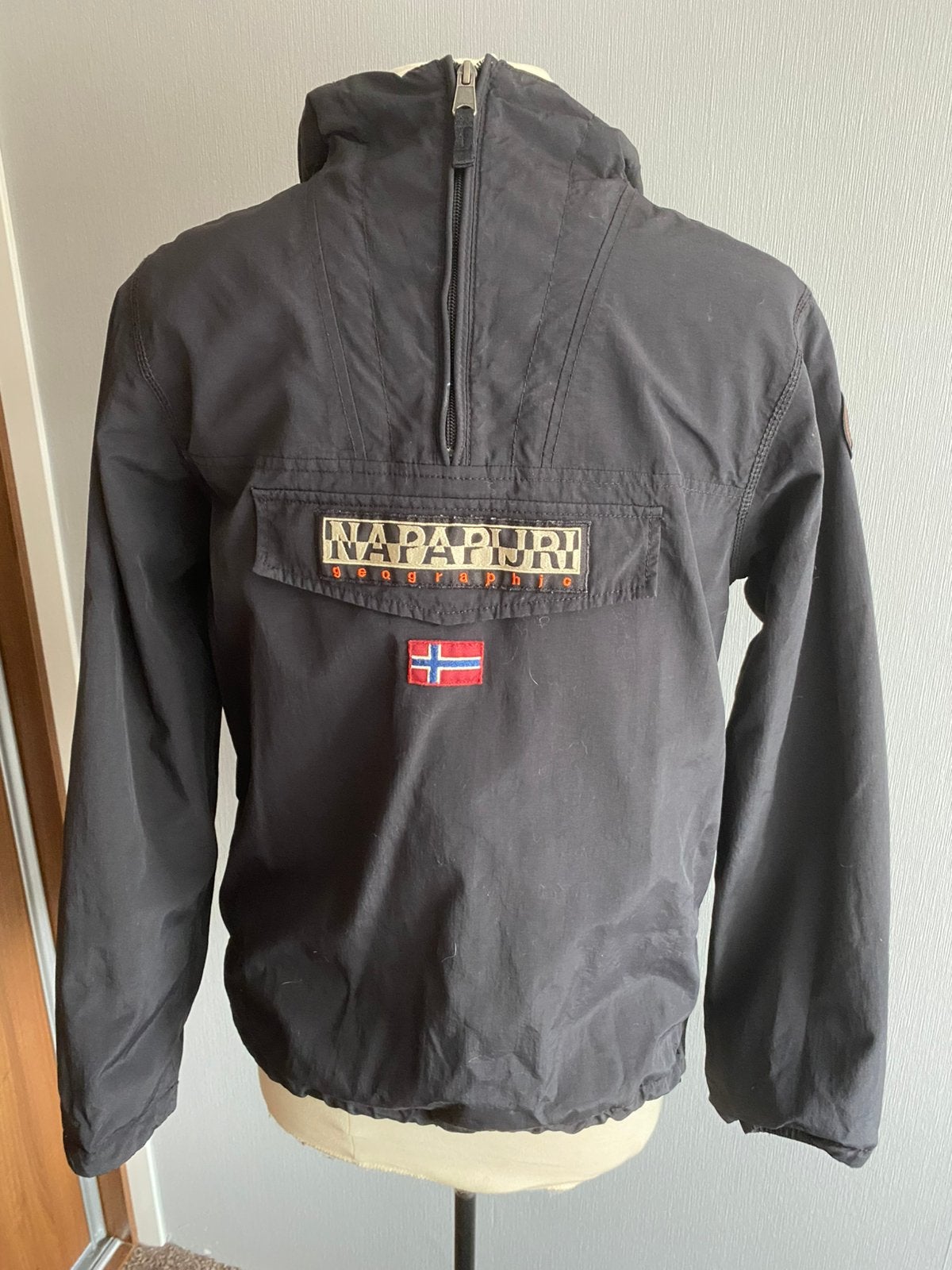 Napapijri jack maat 170 (valt als een S), Kleding | Heren, Jassen | Zomer, Ophalen of Verzenden, Zo goed als nieuw