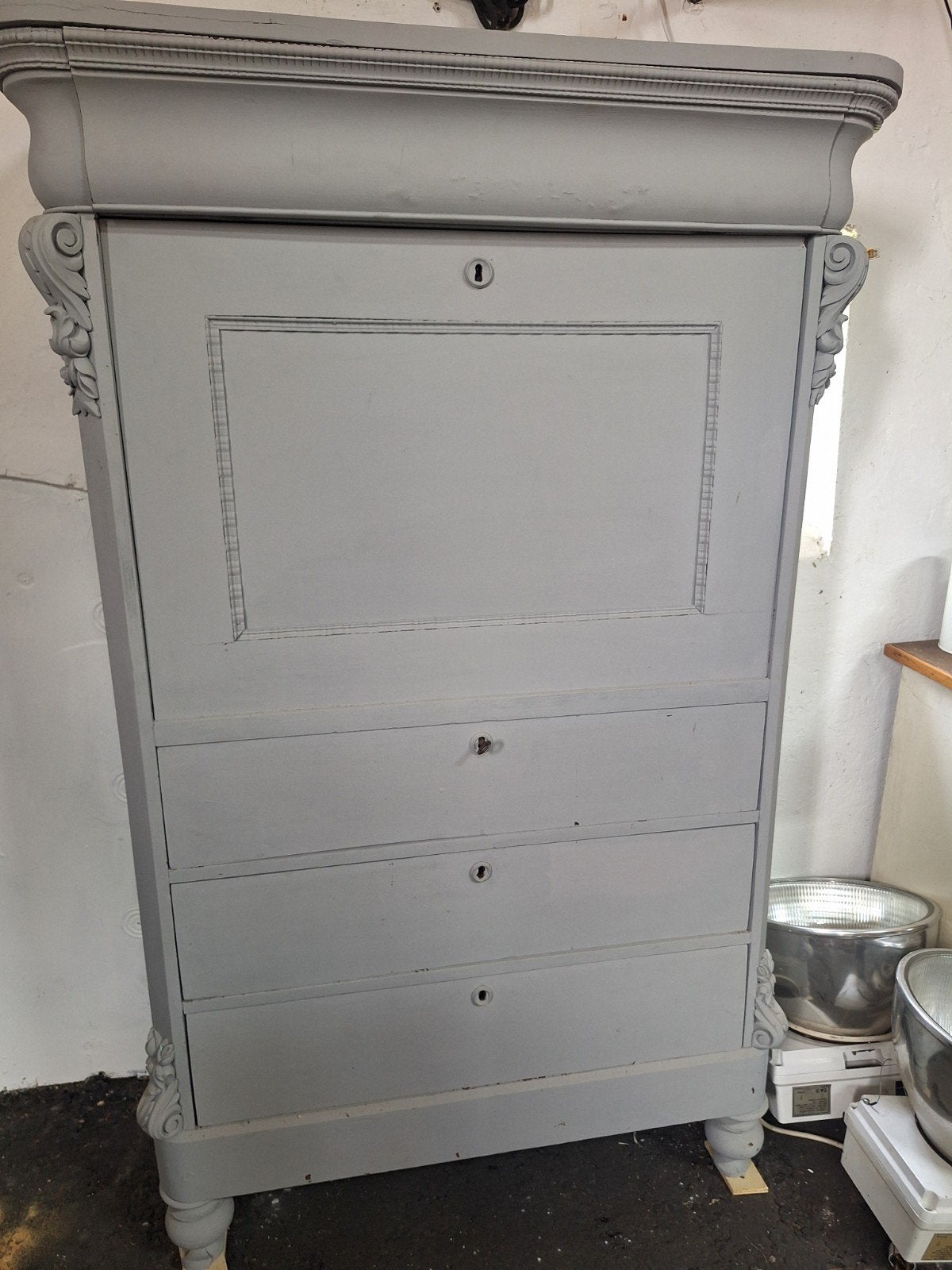 Twee kasten *opknappers met bolpoten, biedermeier, secretair, Ophalen, Nvt, Nvt, Nvt