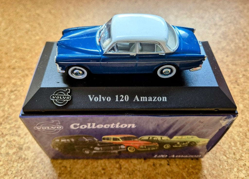 2 x VOLVO van Atlas Collections, Hobby en Vrije tijd, Modelauto's | 1:43, Ophalen of Verzenden, Nieuw, Auto, Overige merken