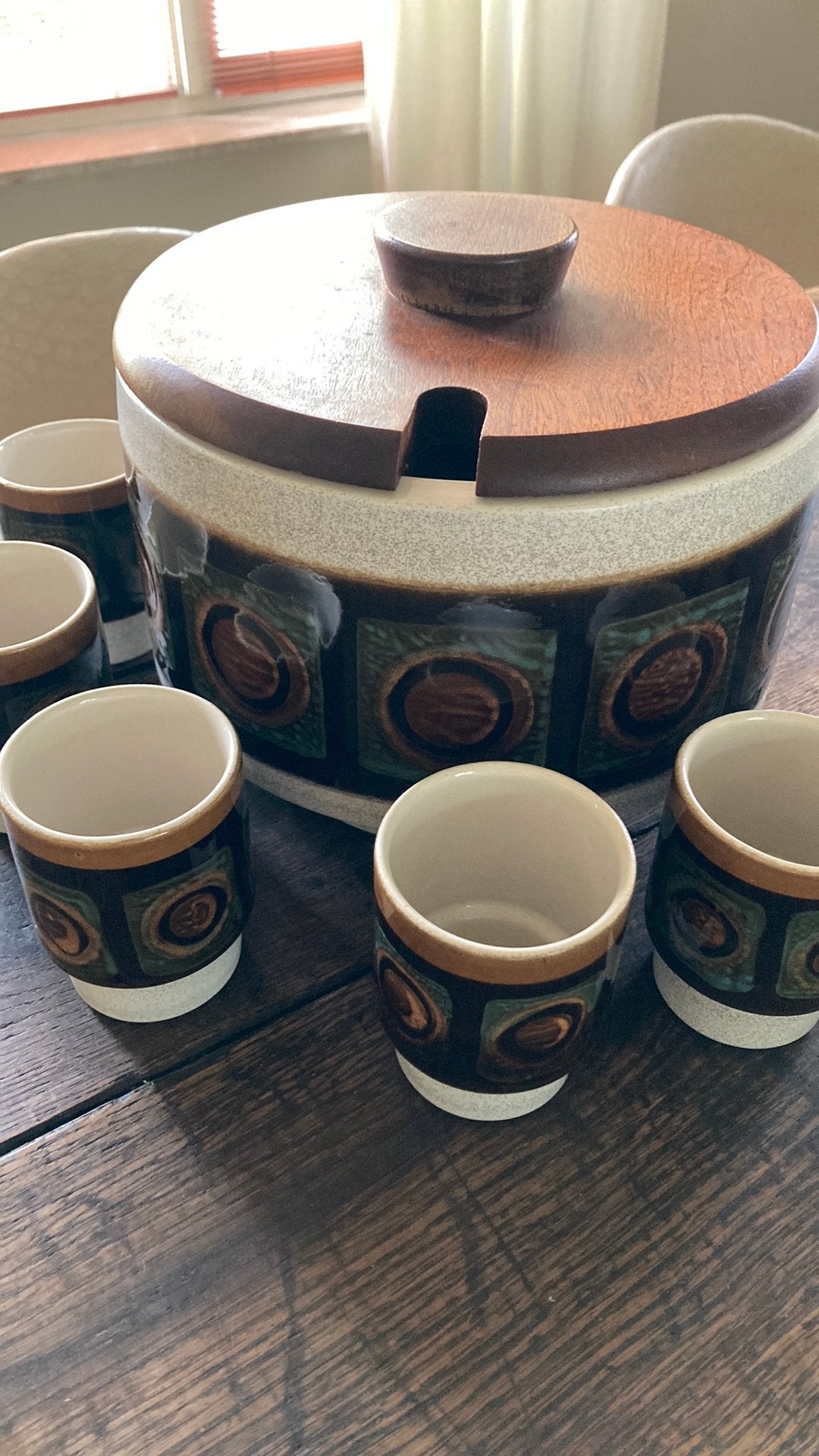 Jaren 70 keramische bowl set met bekers, Antiek en Kunst, Ophalen of Verzenden