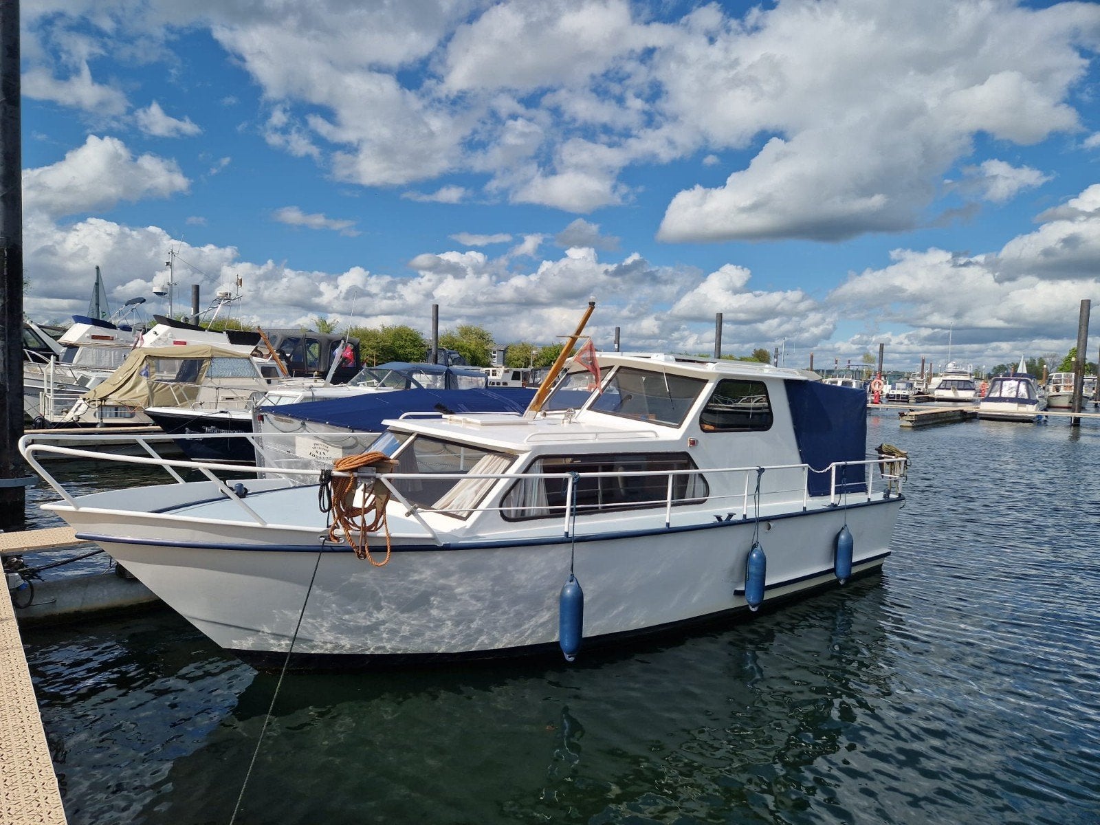 Mooie stalen motorboot, motorkruiser, Watersport en Boten, Motorboten en Motorjachten, Gebruikt, Diesel, Walstroom, 75 cm