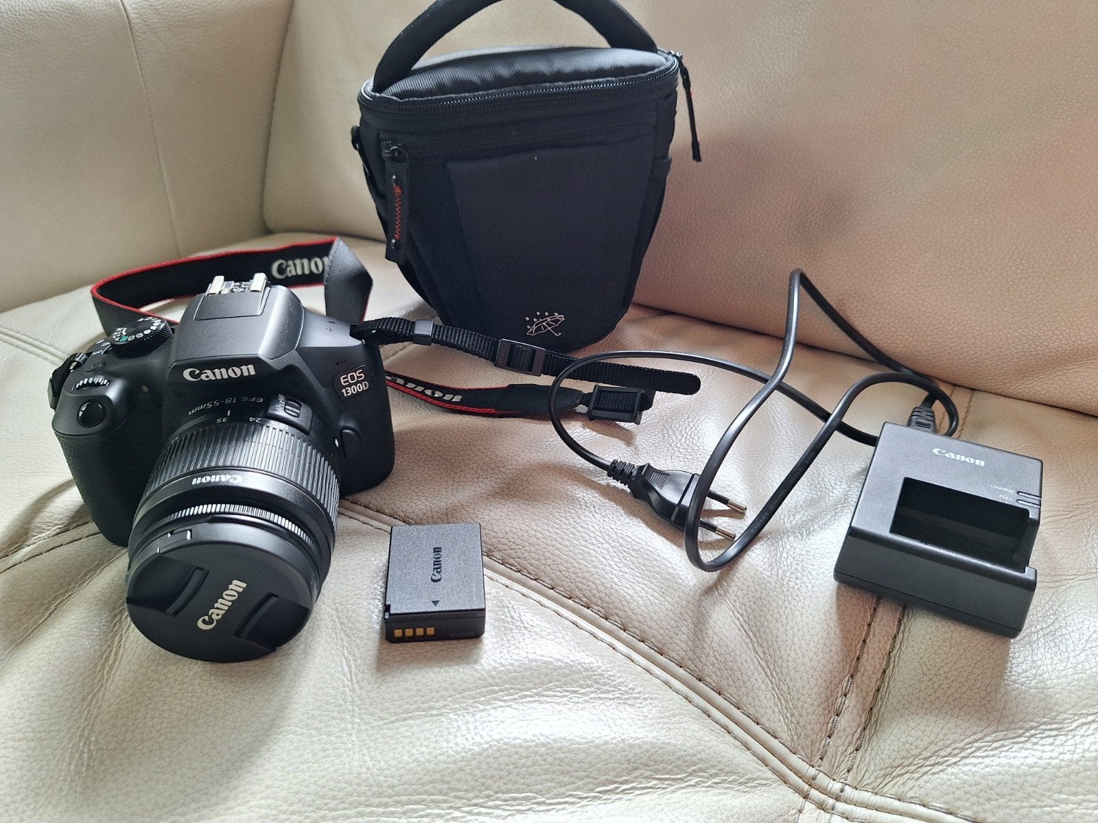 Canon EOS 1300d met 18-55mm lens, Audio, Tv en Foto, Fotocamera's Digitaal, Geheugenkaart, Gebruikt, Spiegelreflex, Canon