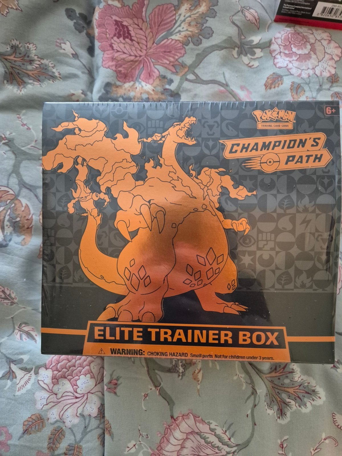 Pokémon Champion's Path Elite Trainer Box, Hobby en Vrije tijd, Verzamelkaartspellen | Pokémon, Ophalen of Verzenden, Nieuw, Overige typen