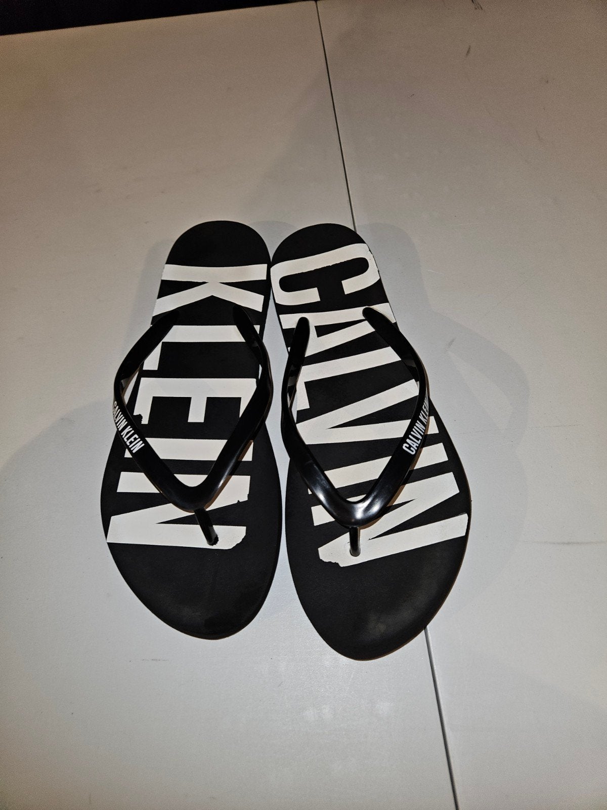 Calvin Klein Slippers Maat 39, Kleding | Dames, Schoenen, Slippers, Verzenden, Zwart, Zo goed als nieuw