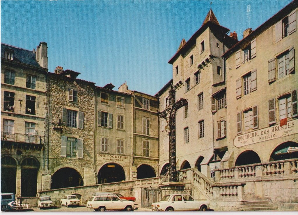 Frankrijk, Villefranche met auto's oa Renault 8, Ophalen of Verzenden, 1960 tot 1980, Frankrijk