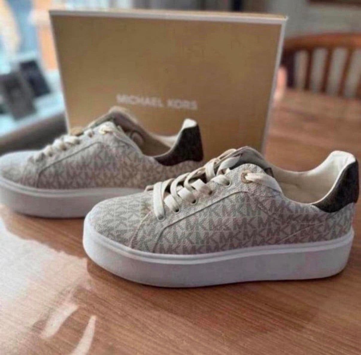 Michael kors sneakers, Ophalen of Verzenden, Zo goed als nieuw, Beige, Sneakers of Gympen