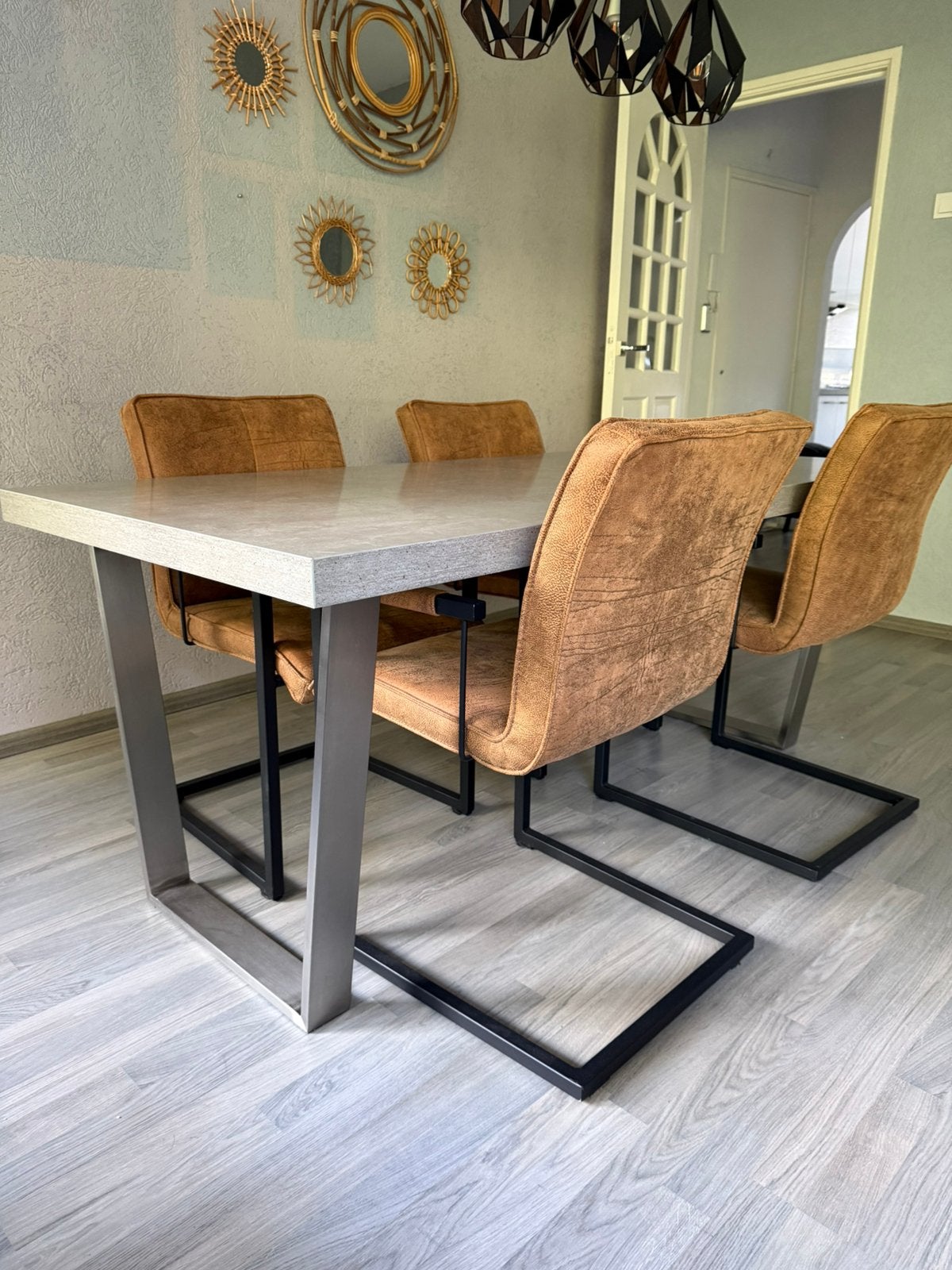 Betonlook eettafel 180 lang, Ophalen, Kunststof, 50 tot 100 cm, Zo goed als nieuw