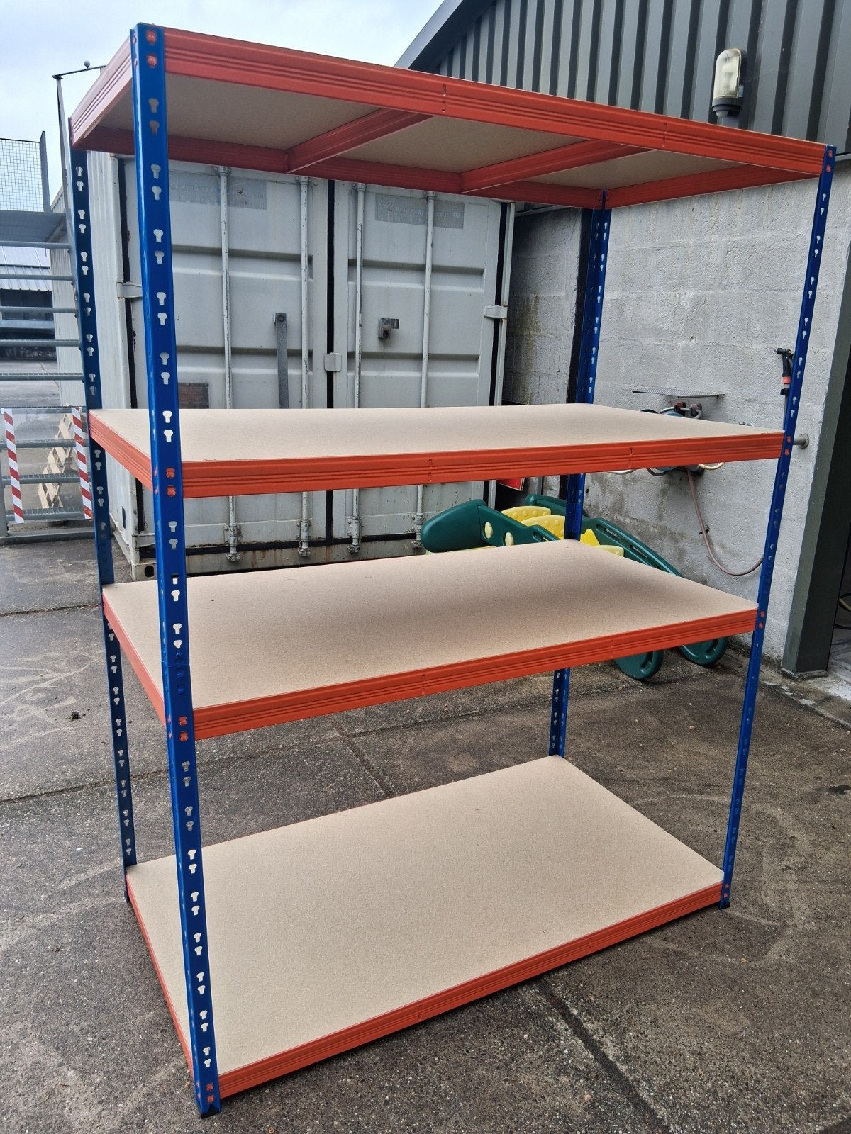 Nieuwe magazijn stelling, Ophalen