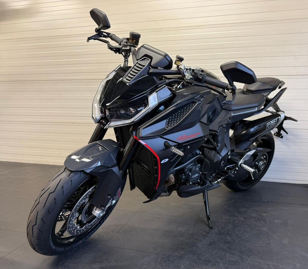 QJMotor SRK 921 | 127 pk | Naked | Op voorraad, 4 cilinders, Motorrijbewijs A, Bedrijf, Meer dan 35 kW