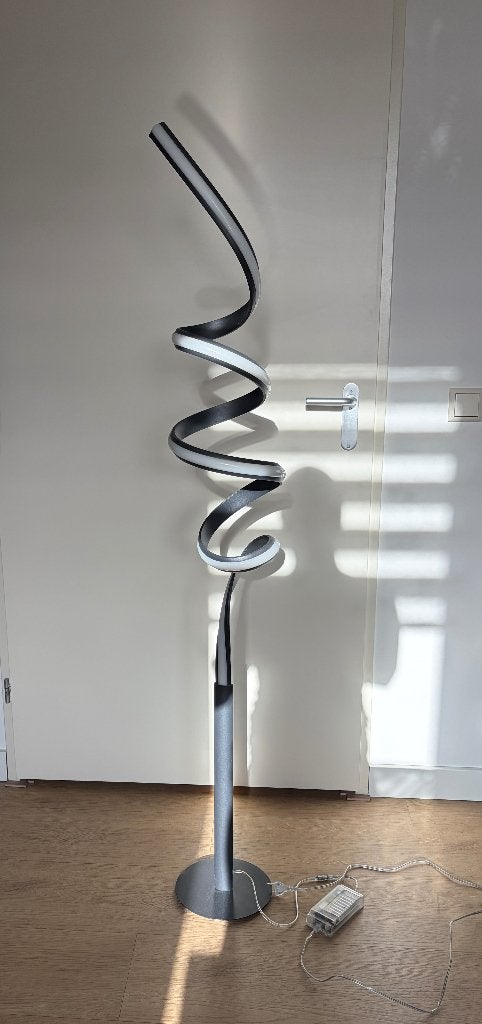 Luxe Design Vloerlamp HighLight Arte Zwart – LED Wokkel, Ophalen, Zo goed als nieuw, 150 tot 200 cm