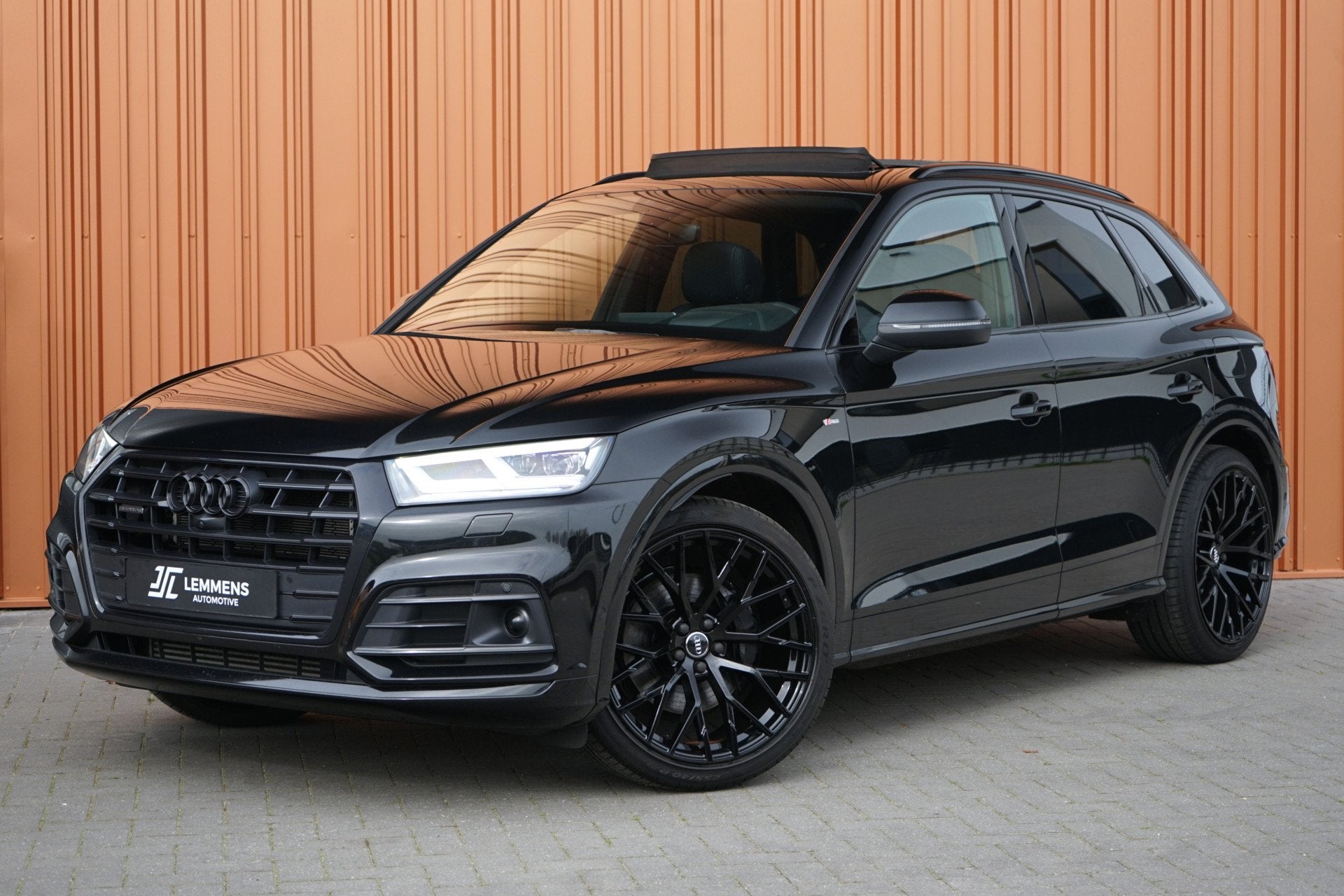 Audi Q5 55 TFSI e Competition 367PK Quattro Panodak S-Stoele, Auto's, Automaat, Dealer onderhouden, 2005 kg, Zwart