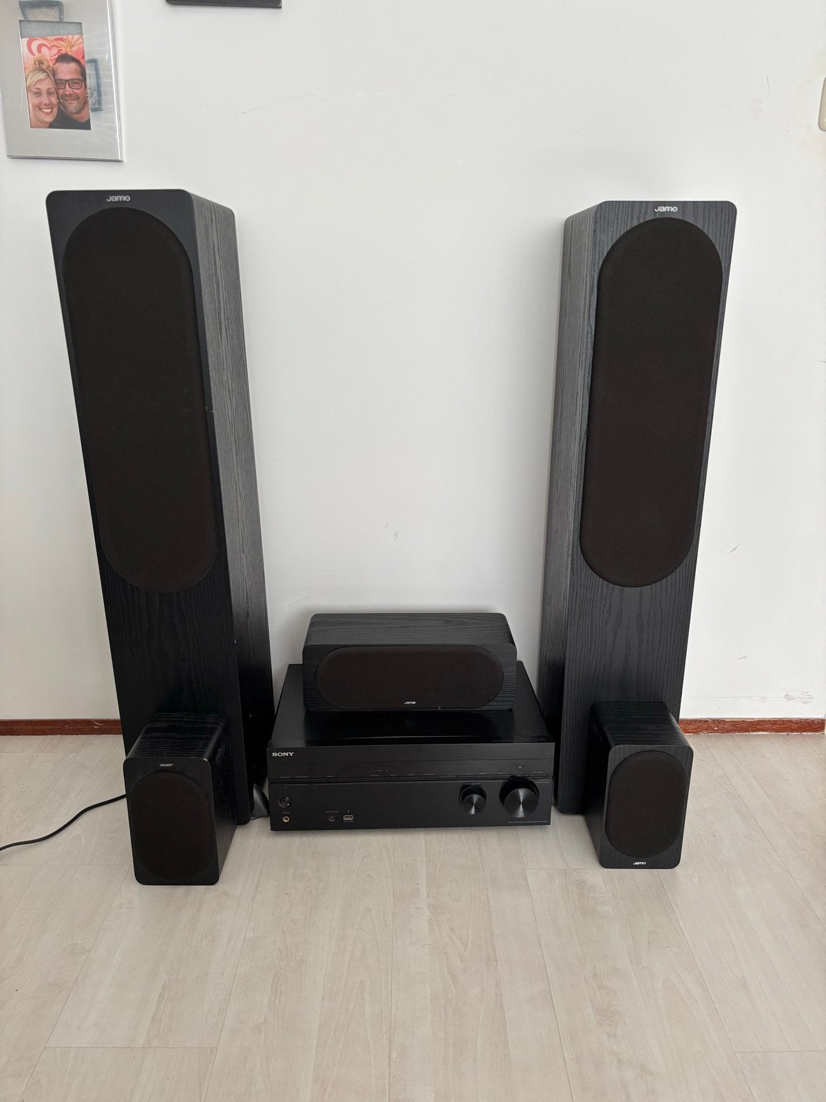 Jamo Surroundset met Sony Receiver - Zwart