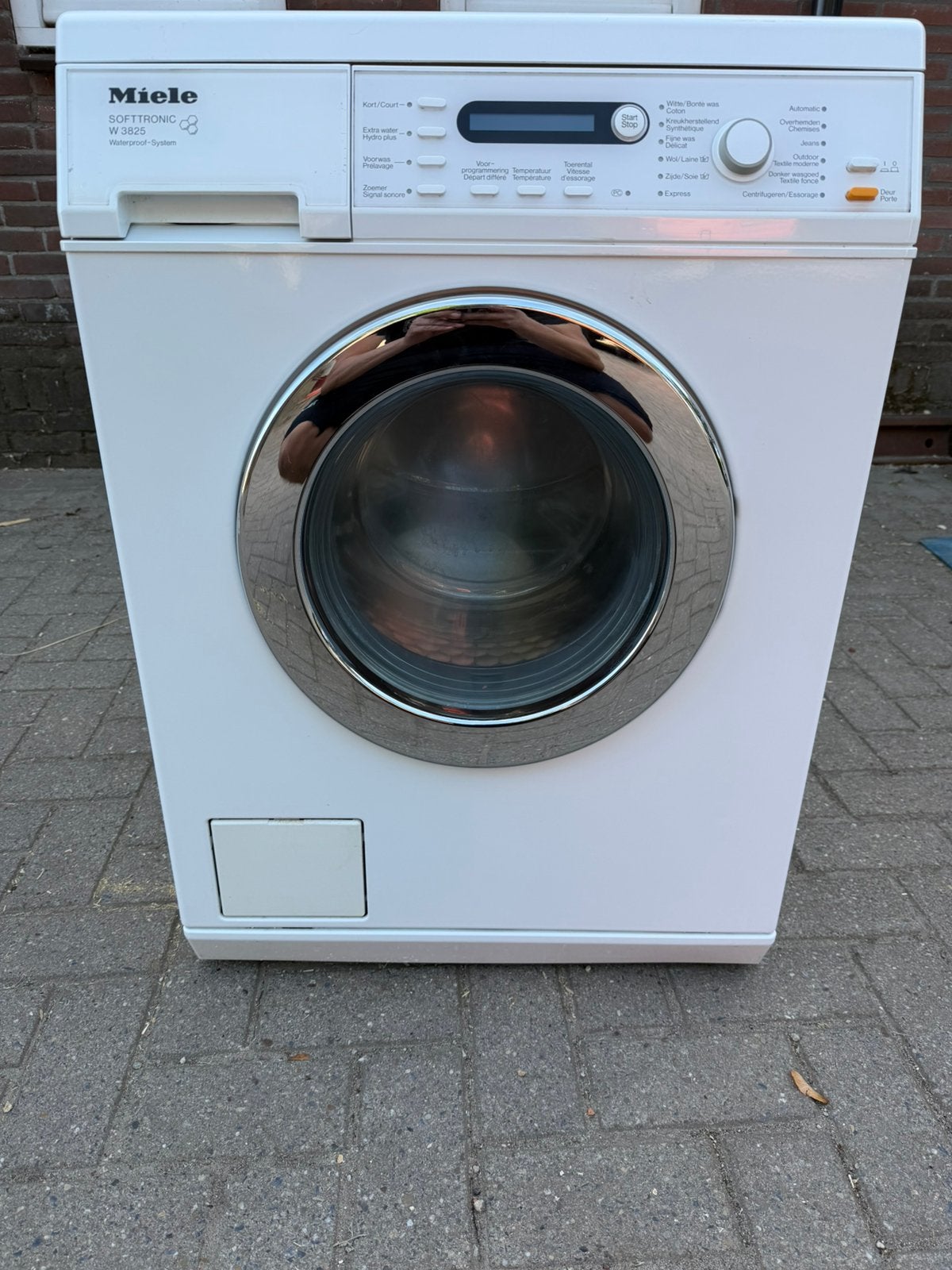miele SOFTRONIC W3825 wasmachine, Ophalen, 1200 tot 1600 toeren, Zo goed als nieuw, Voorlader