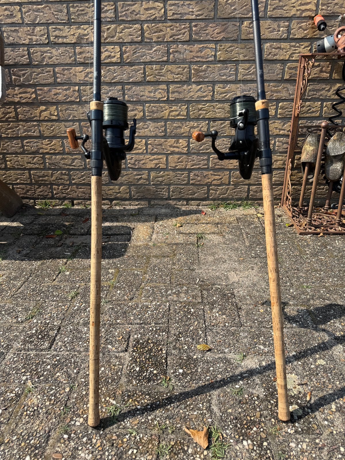 2x karperhengels met molens incl 2x foudraal FOX SONIK KORDA, Watersport en Boten, Hengelsport | Karpervissen, Ophalen, Gebruikt