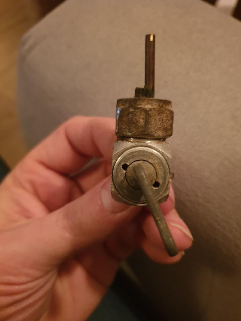 Gezocht, deze Karcoma benzinekraan, Ophalen of Verzenden, Gebruikt, Overige merken