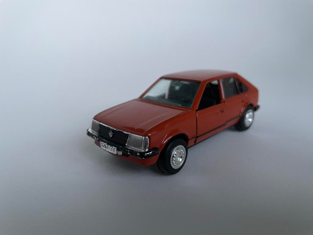 model Opel Kadett (d) 5-d, 1/43 Gama, oranje, Hobby en Vrije tijd, Modelauto's | 1:43, Gebruikt, Auto, Gama, Ophalen of Verzenden