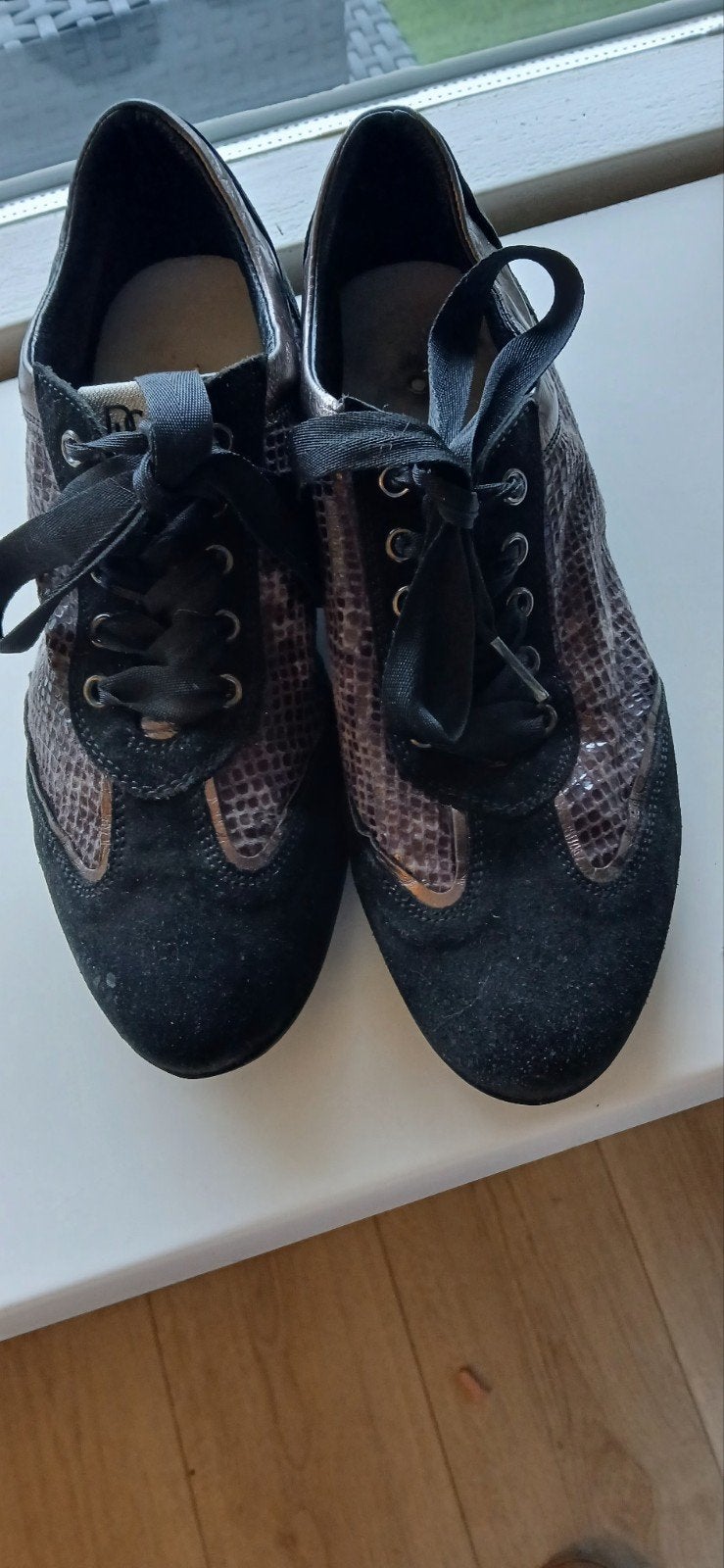 DL sport mooie sneakers nieuwstaat mt 39 leder, Verzenden, Zwart, Nieuw, Sneakers of Gympen