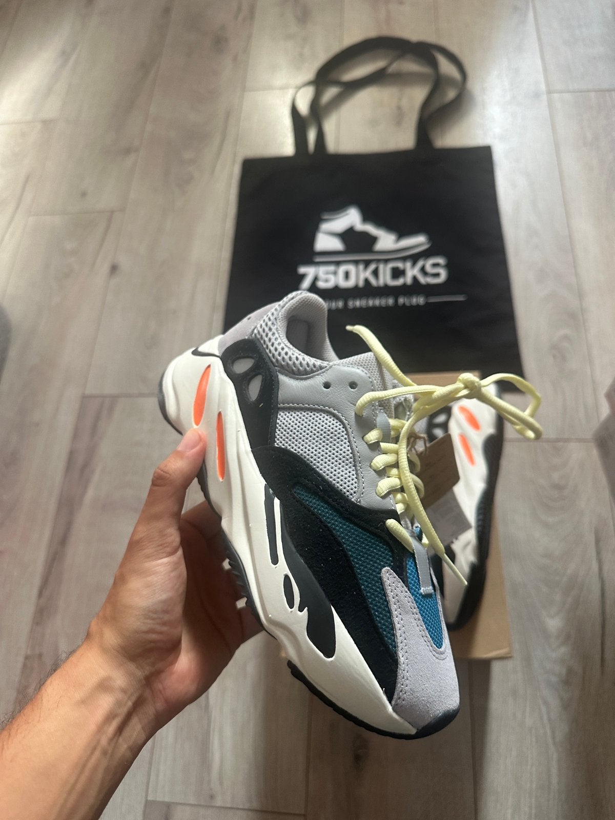 Yeezy Boost 700 Wave Runner Solid Grey Maat EU37 1/3 1.3, Overige kleuren, A, Yeezy, Nieuw