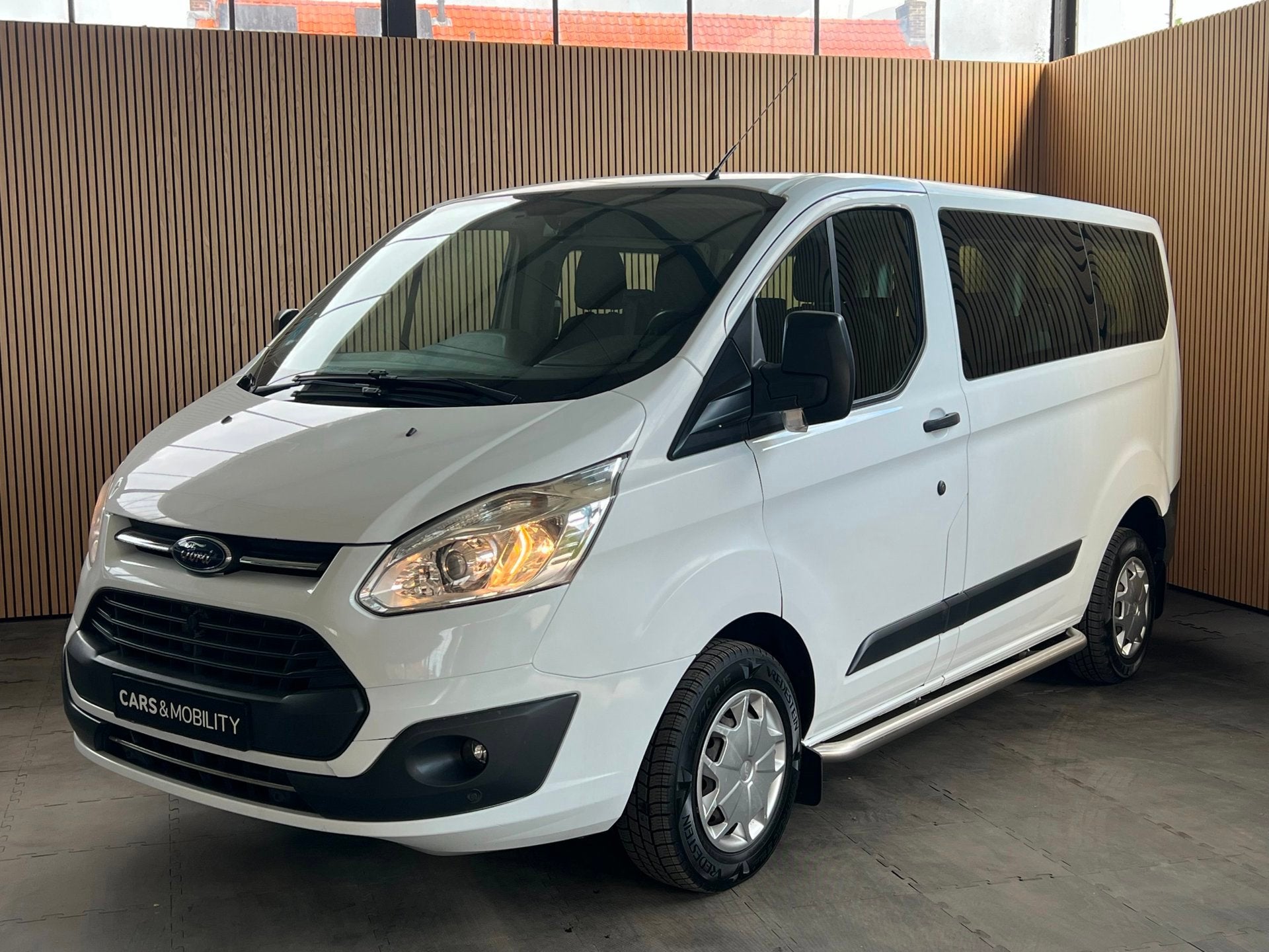Ford Transit Custom 9-persoons – taxi klaar – direct inz, Auto's, Voorwielaandrijving, Stof, 255 €/maand, Wit