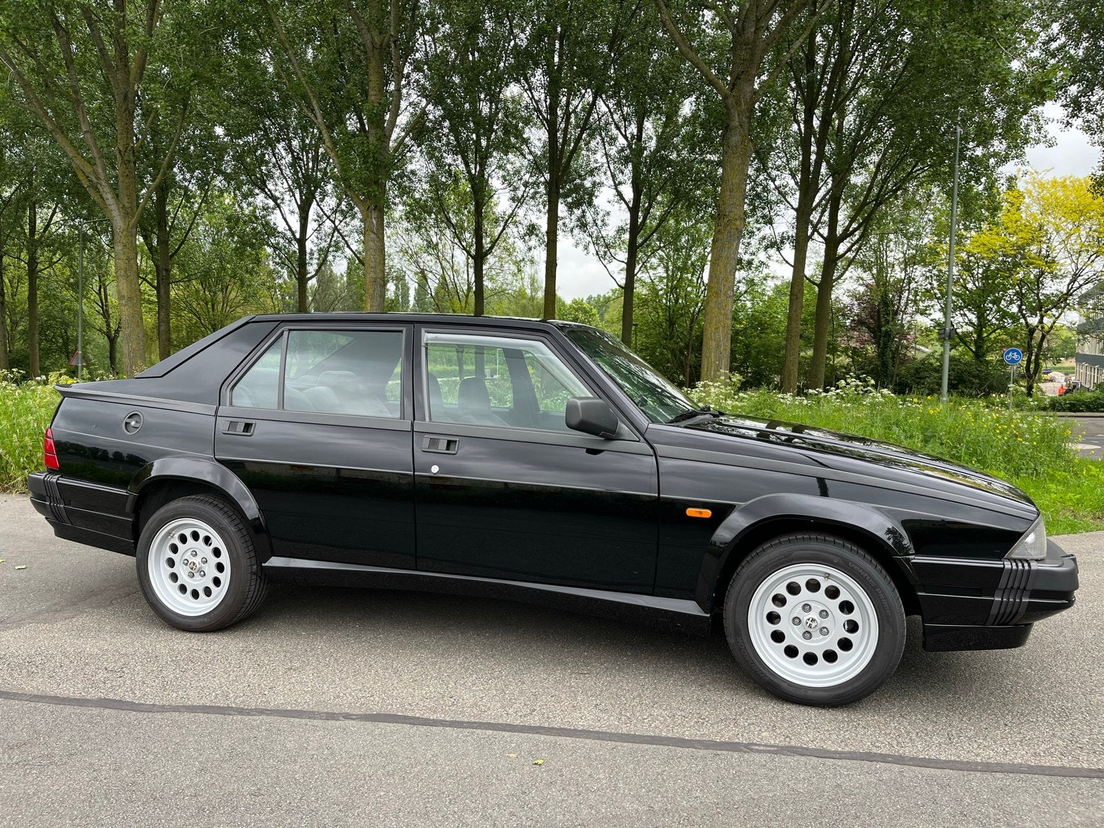 Alfa Romeo 75 3.0 V6 America 1989 Zwart, Achterwielaandrijving, Zwart, Origineel Nederlands, Handgeschakeld