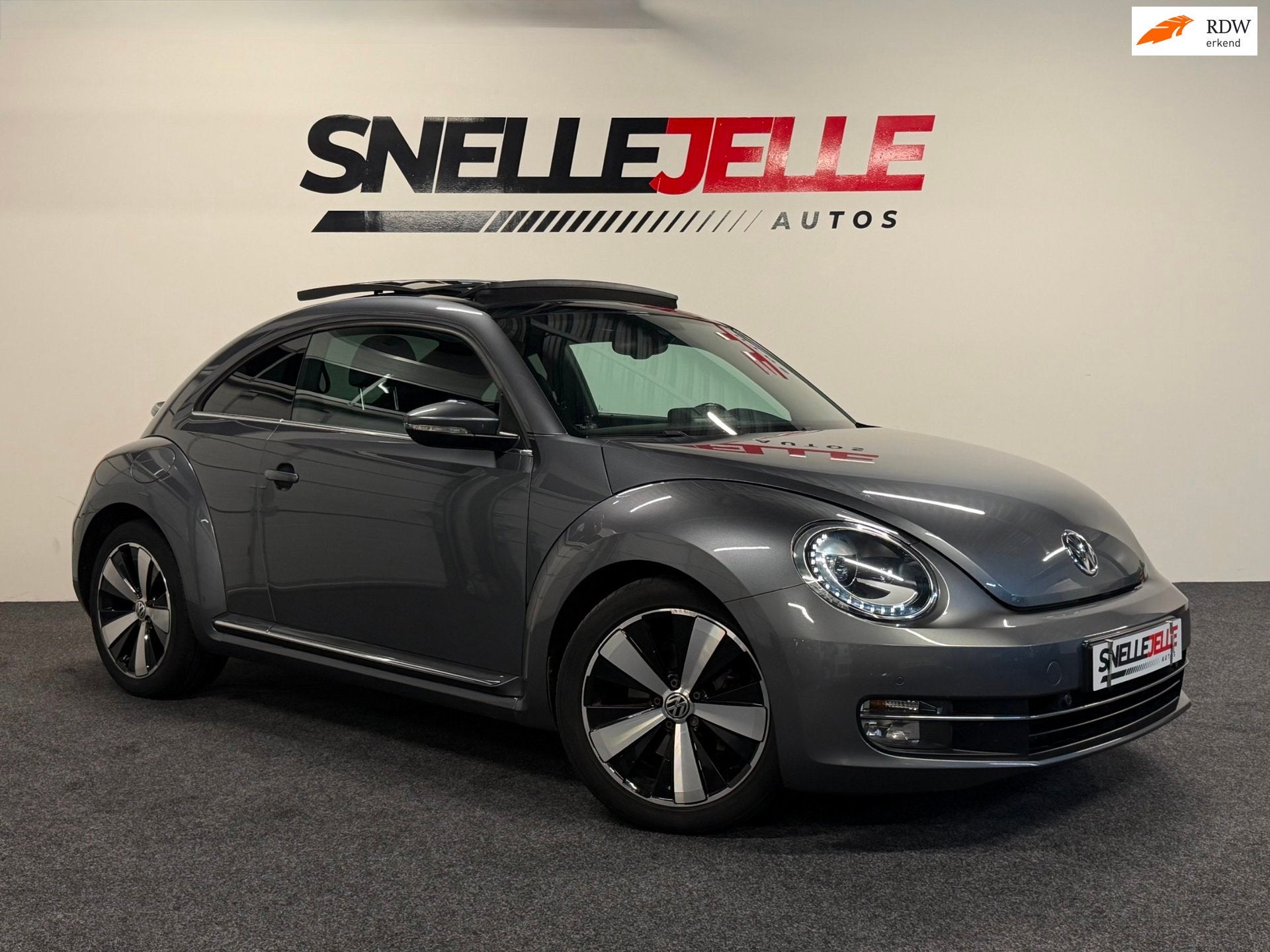 Volkswagen BEETLE 1.4 TSI Sport| PANO|PDC|STOELVERWARMING|, Auto's, Voorwielaandrijving, Euro 5, 15 km/l, Gebruikt