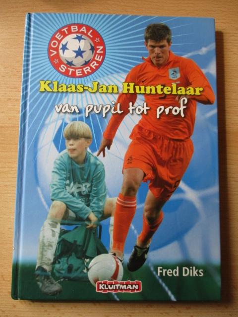 Voetbal Sterren boek  Klaas-Jan Huntelaar van pupil tot prof, Ophalen of Verzenden, Zo goed als nieuw