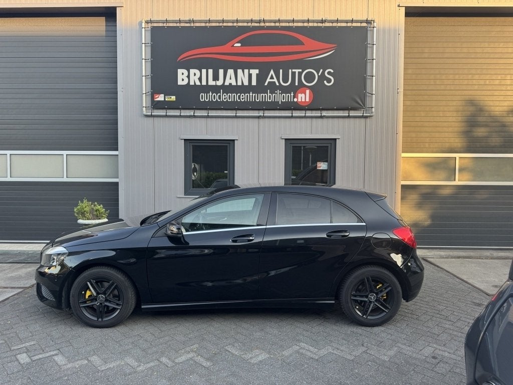 Mercedes-Benz A-Klasse 180 Automaat Lm velgen (bj 2014), Auto's, Gebruikt, 4 cilinders, Start-stop-systeem, Zwart