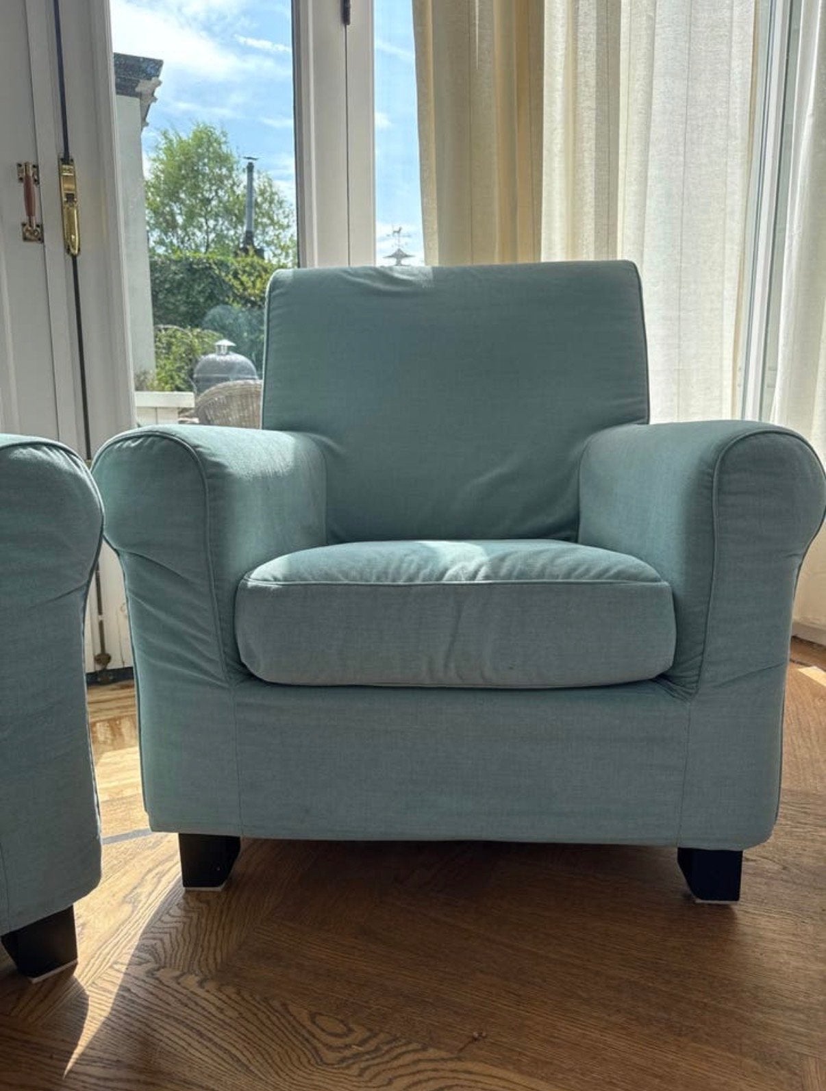 Twee comfortabele fauteuils - lichtblauw - Gronlid, Ophalen, Zo goed als nieuw, Stof, 75 tot 100 cm