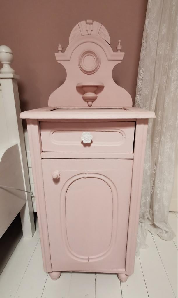Vintage retro brocante nachtkastje romantisch boho bohemen, Huis en Inrichting, Slaapkamer | Nachtkastjes, Ophalen of Verzenden