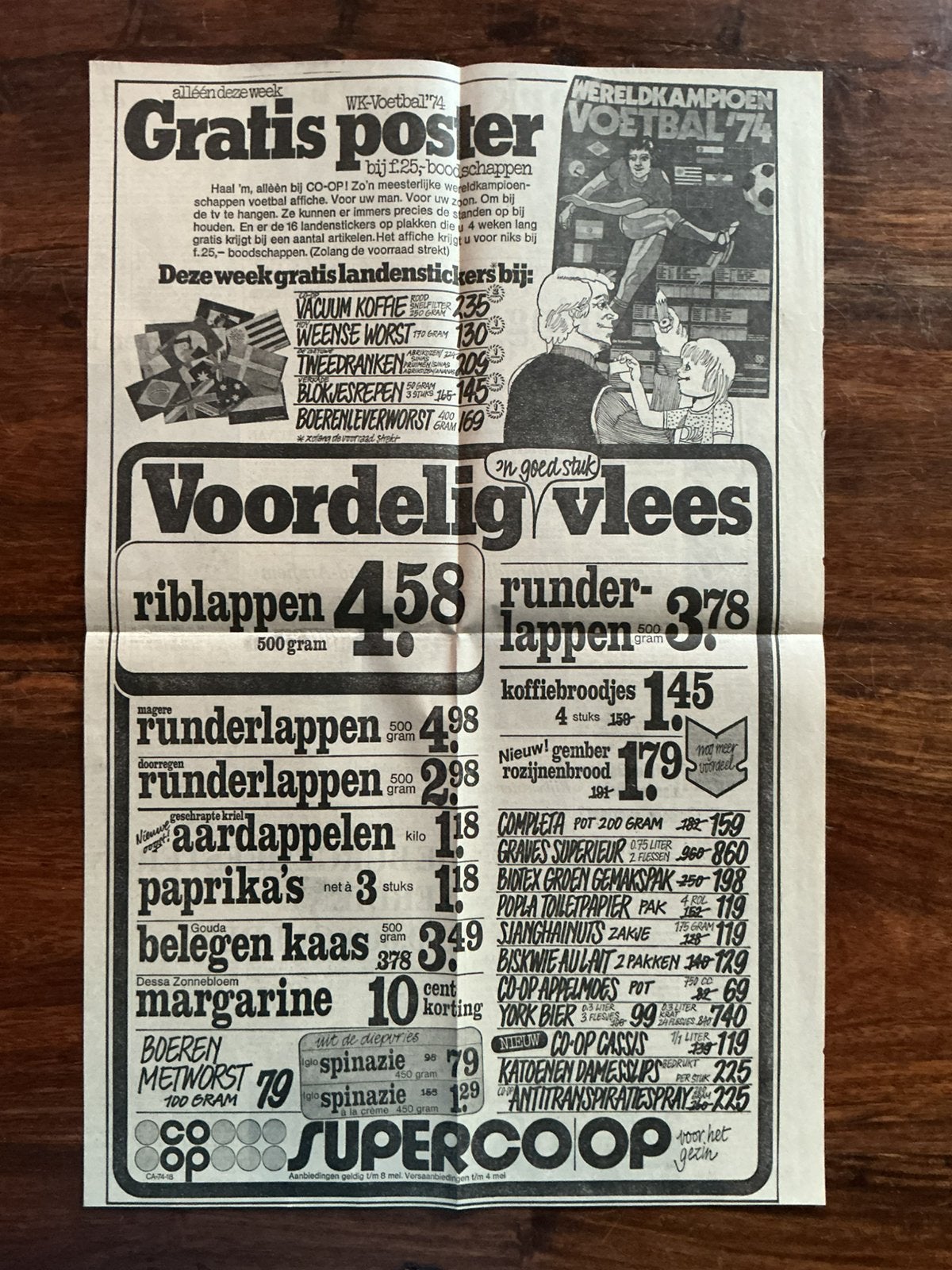 Voetbal reklame Poster WK 1974 mei 1974, Ophalen of Verzenden, 1960 tot 1980, Knipsel(s)